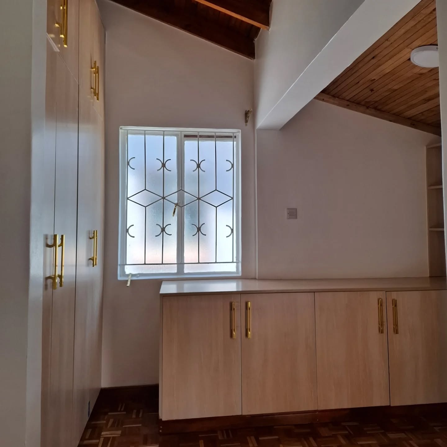 4 Bedroom Maisonette Plus SQ For Sale in Lavington Image