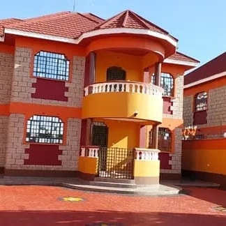 4 bedroom maisonette plus sq to let along Kenyatta Road