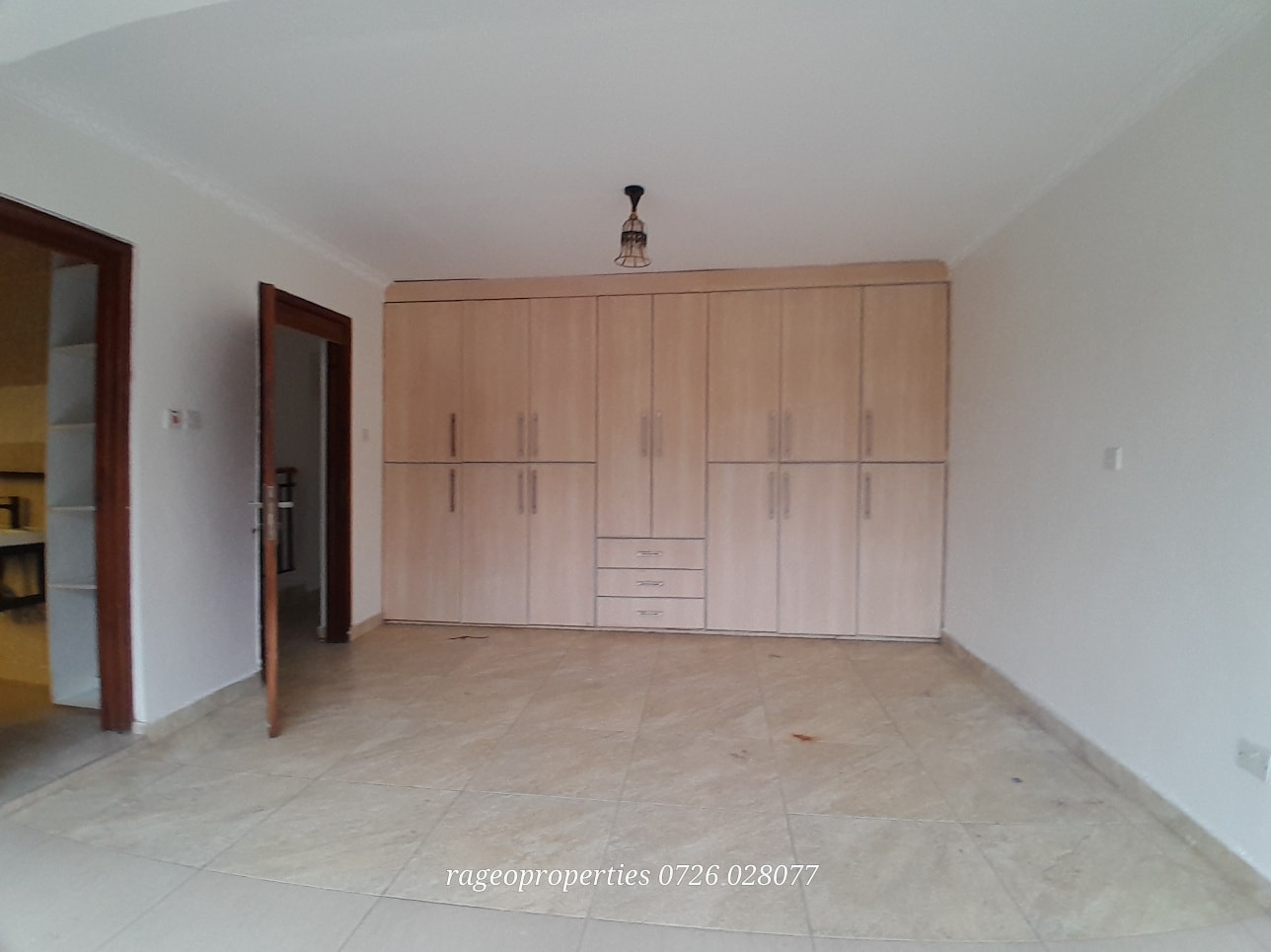 4 bedroom maisonette to let in Karen Image