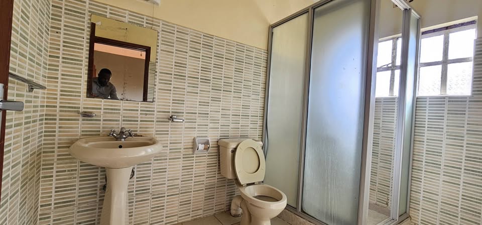 4 bedroom maisonette to let in Karen Image