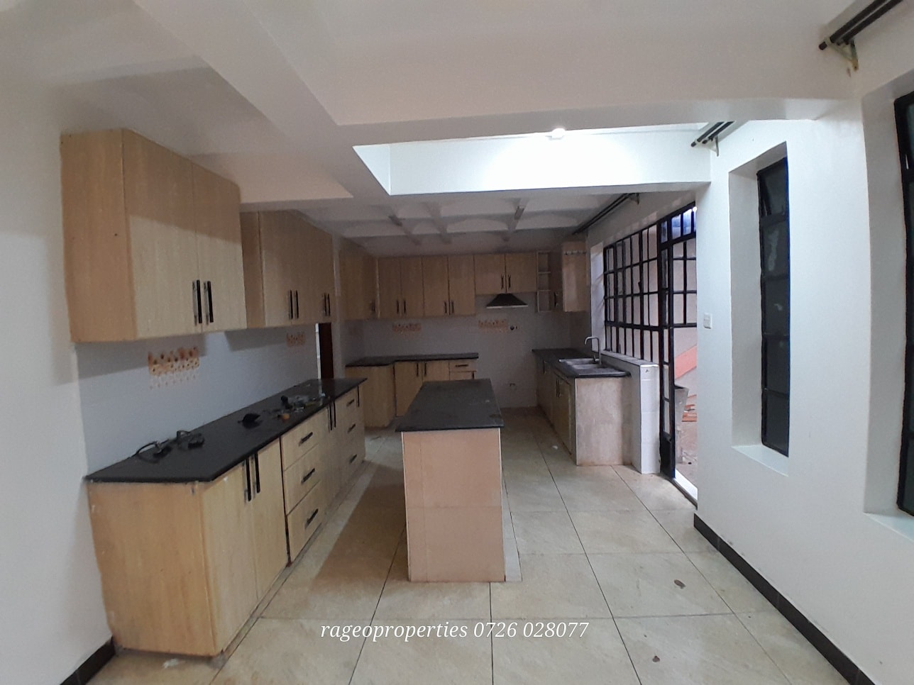 4 bedroom maisonette to let in Karen Image