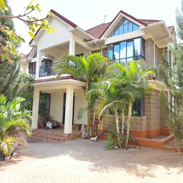 4 bedroom maisonette to let in Membly Estate