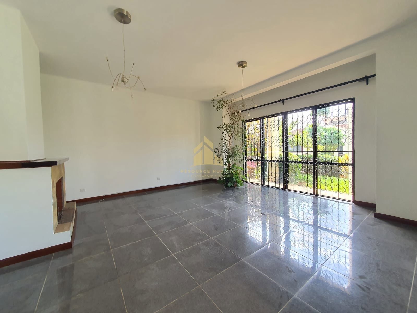 4 bedroom maisonette to let in spring valley Image