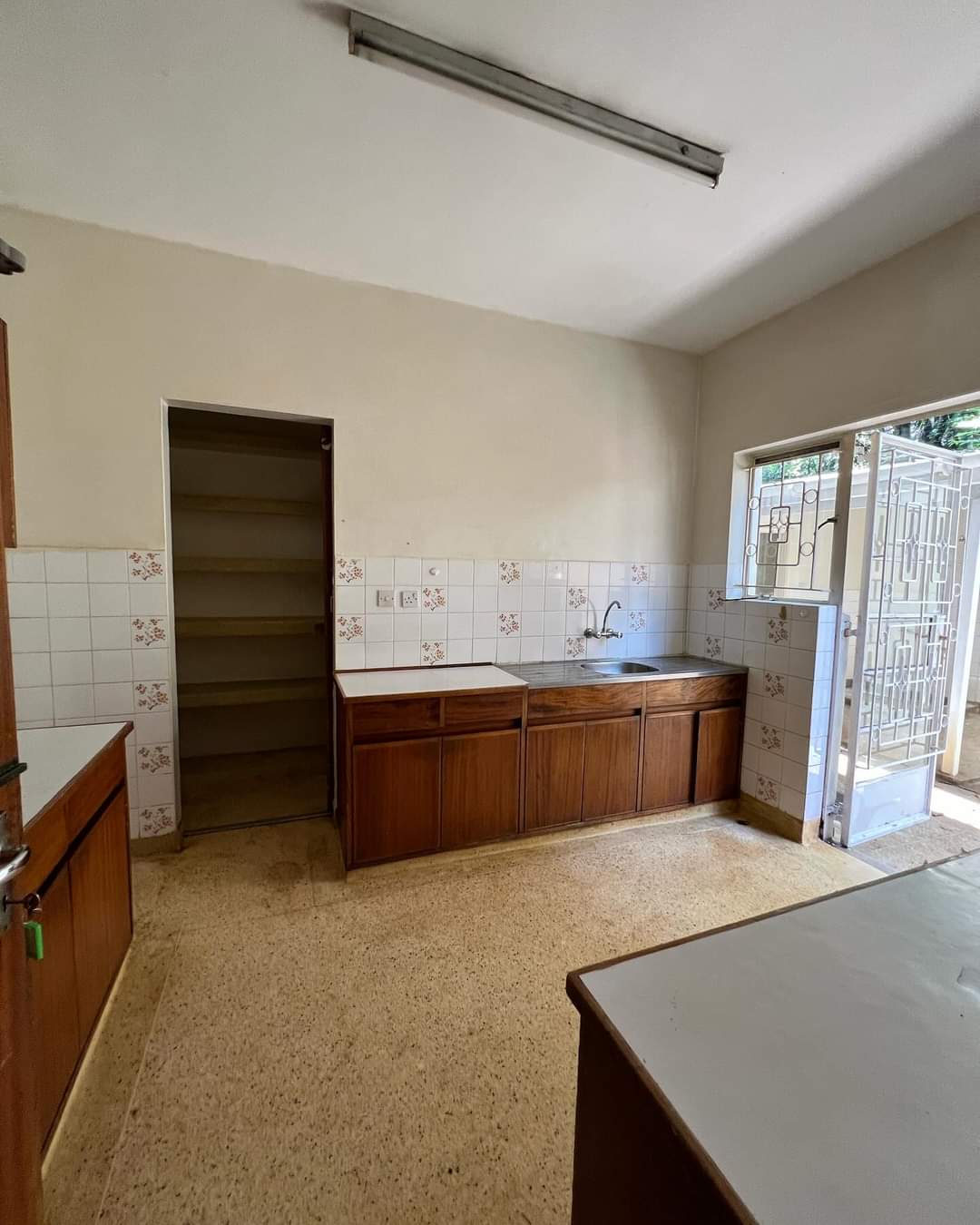 4 bedroom maisonette to let in Westlands.