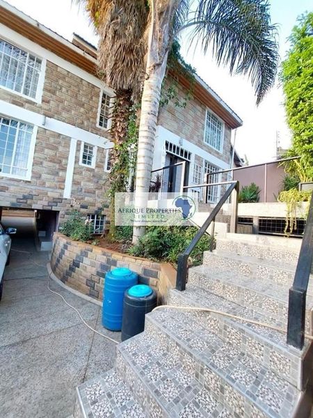 4 Bedroom Maisonette To Sale in Membly Estate