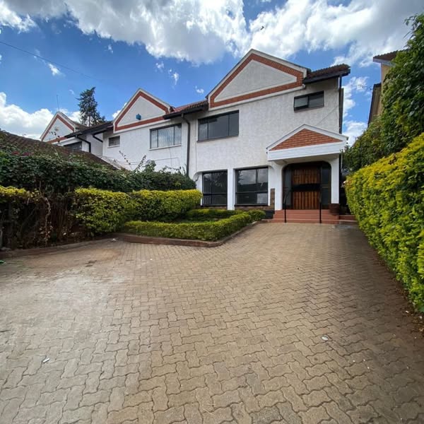 4 Bedroom Maisonette with DSQ for Rent in Parklands