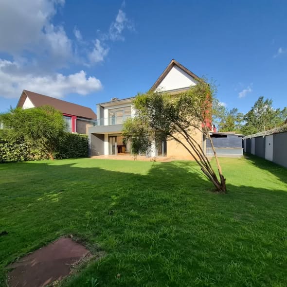 4 Bedroom Maisonette with DSQ For Sale In Garden Estate