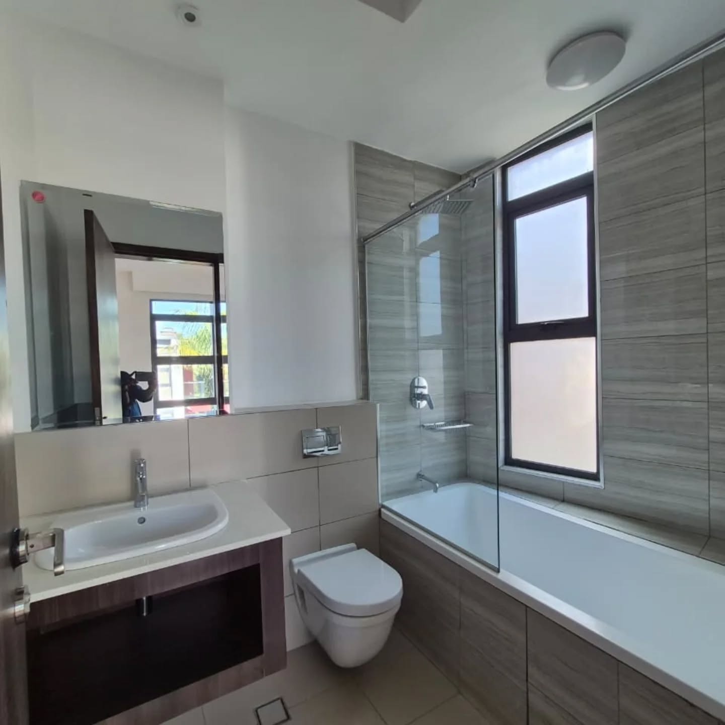 4 Bedroom Maisonette with DSQ For Sale In Garden Estate Image