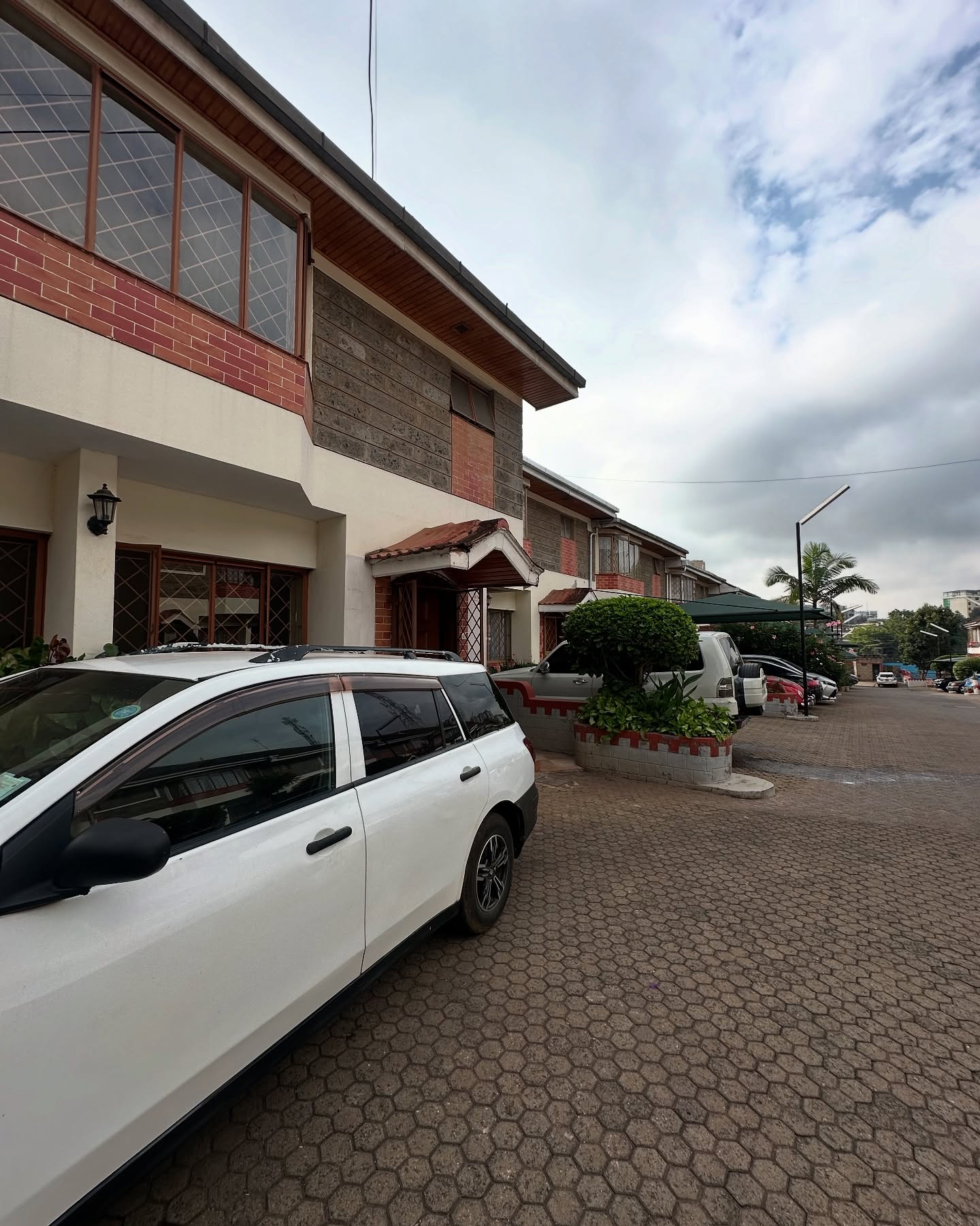 4 bedroom plus dsq massionate to let Kileleshwa