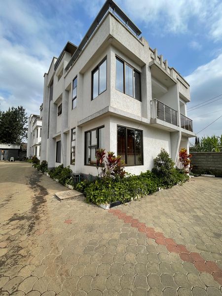 4 Bedroom Plus DSQ Townhouse to Let in Ongata Rongai, Nazarene Area