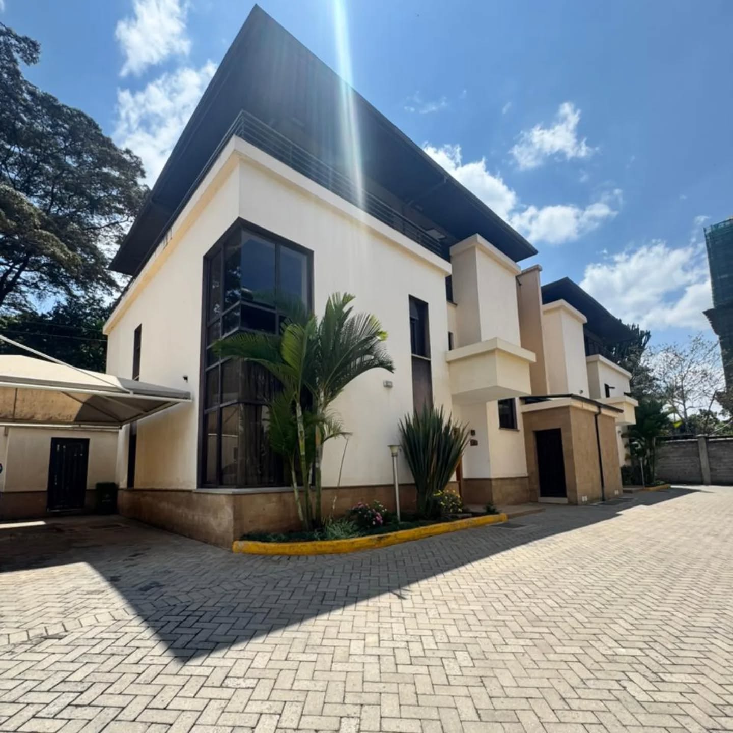 4-Bedroom Townhouse + DSQ To Let in Kileleshwa – Kaputei Road