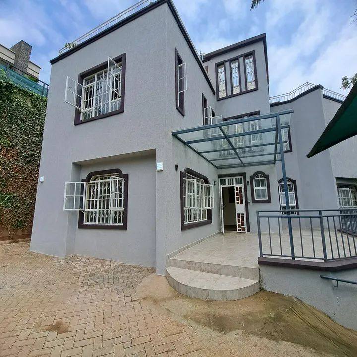 4 Bedroom Townhouse For Rent in Spring Valley