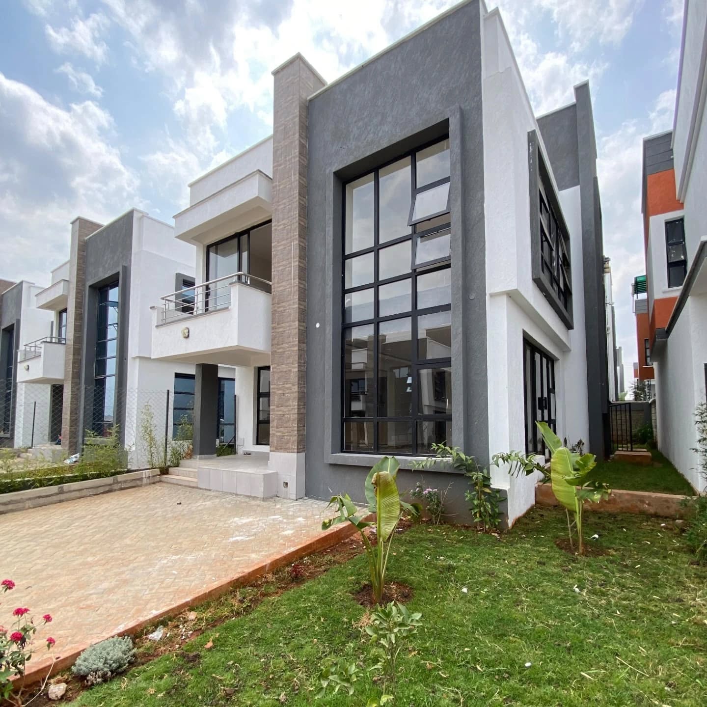 4 bedroom townhouse for sale or rent in Eastern Bypass
