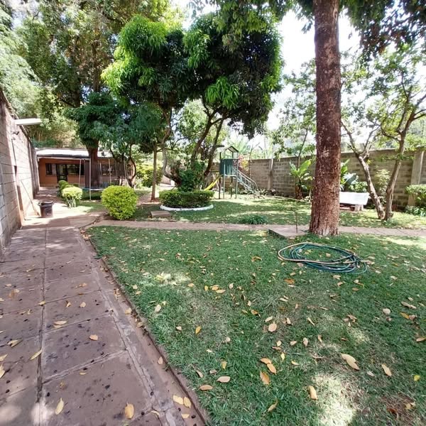 4 BEDROOM TOWNHOUSE IN A GATED ESTATE TO LET IN OLD MUTHAIGA