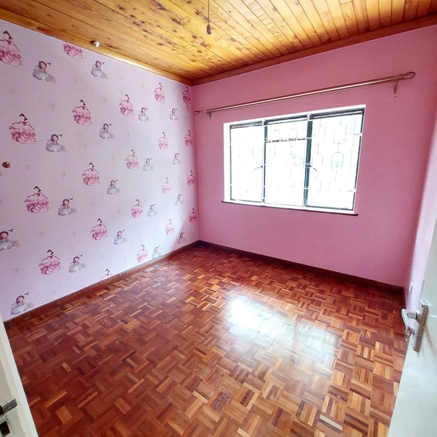 4 BEDROOM TOWNHOUSE IN A GATED ESTATE TO LET IN OLD MUTHAIGA Image