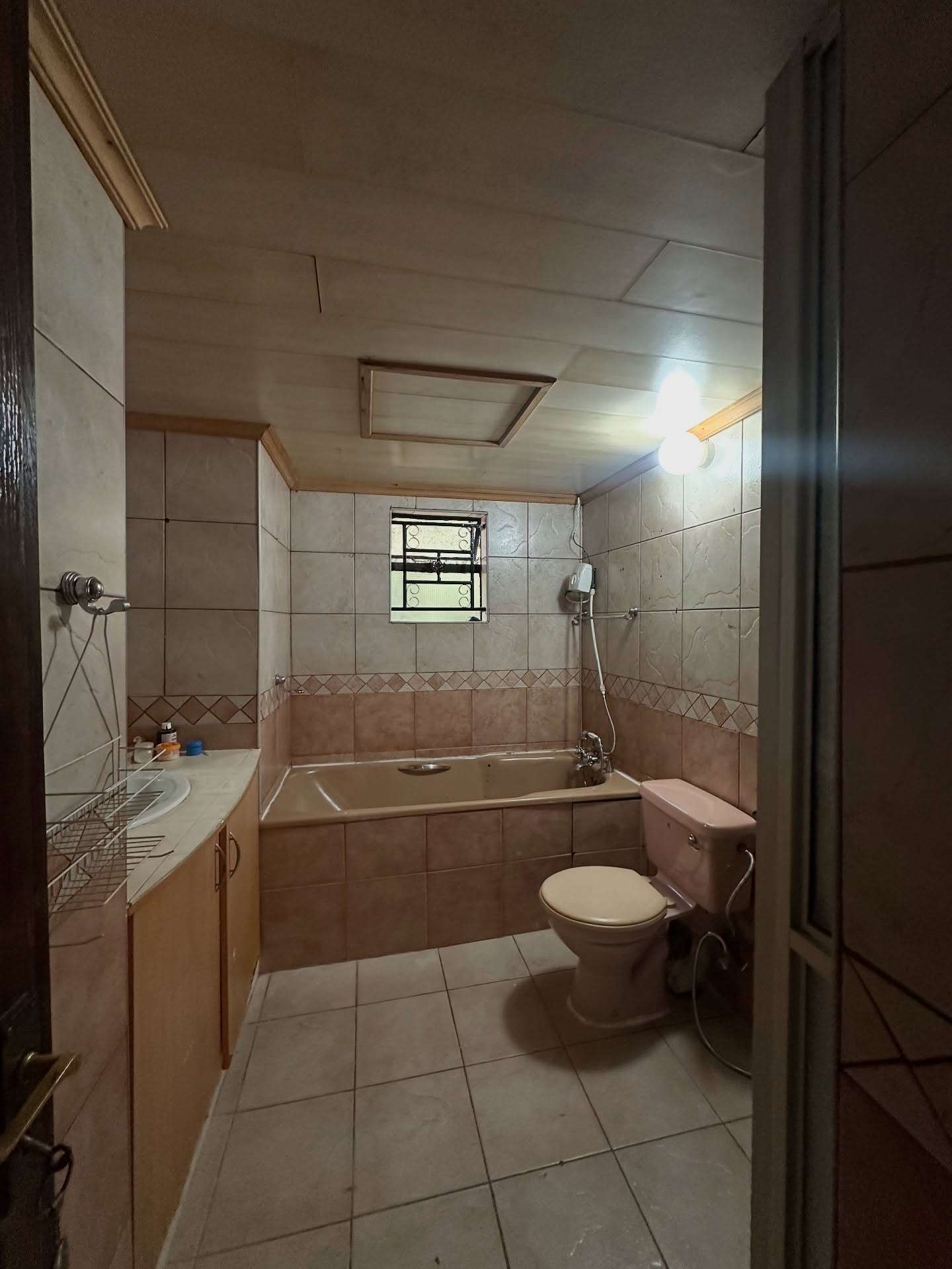 4-Bedroom Townhouse + SQ To Let in Lavington Image