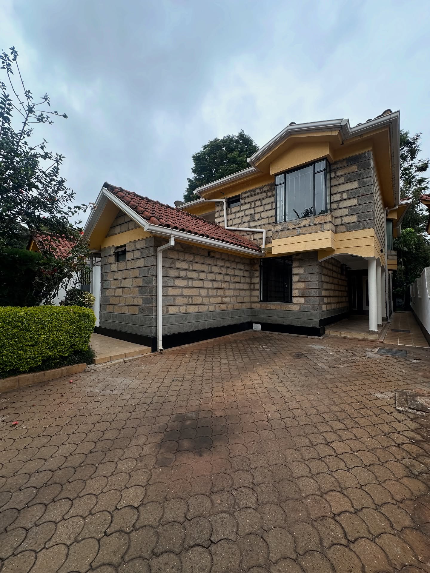 4-Bedroom Townhouse + SQ To Let in Lavington