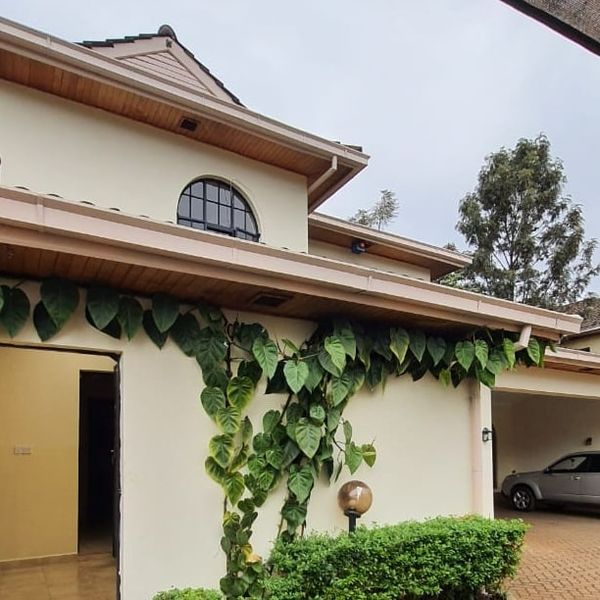 4 bedroom townhouse to let in Lavington