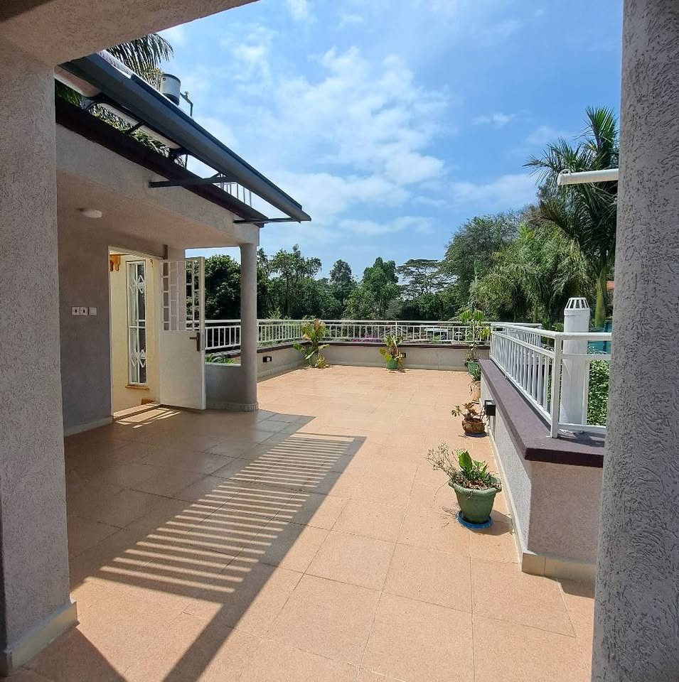 4 bedroom townhouse to let in Spring Valley