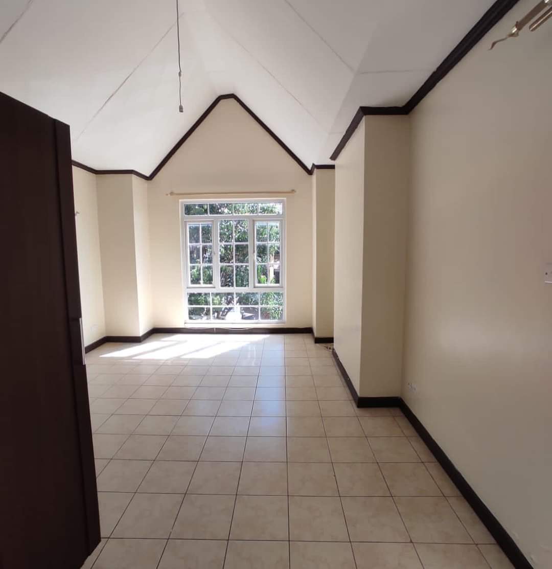 4 bedroom townhouse to let or for sale in Garden Estate