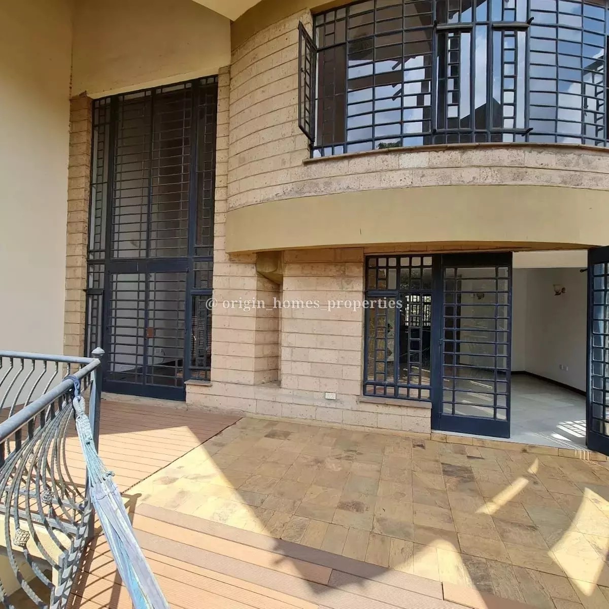 4-bedroom townhouse with a dsq for sale in Lavington