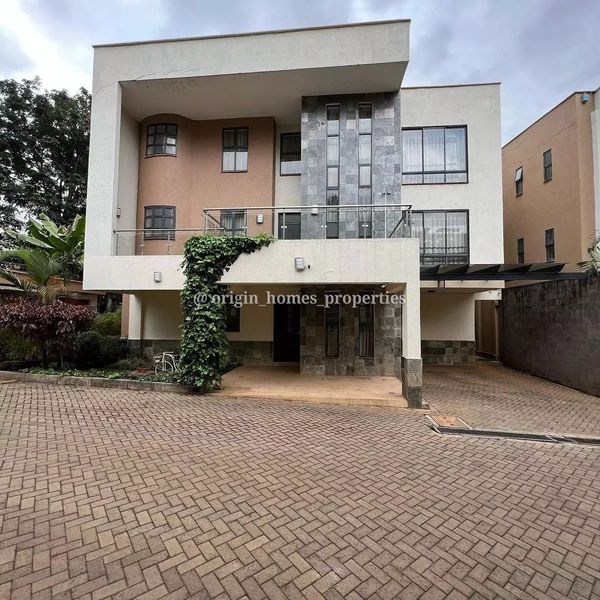 4-bedroom townhouse with a dsq to let in Lavington