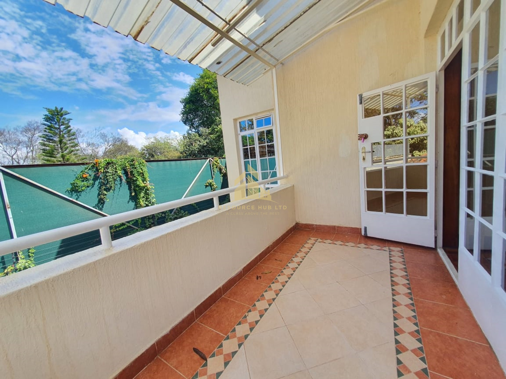 4 bedroom townhouse with DSQ to let in Kyuna estate Image