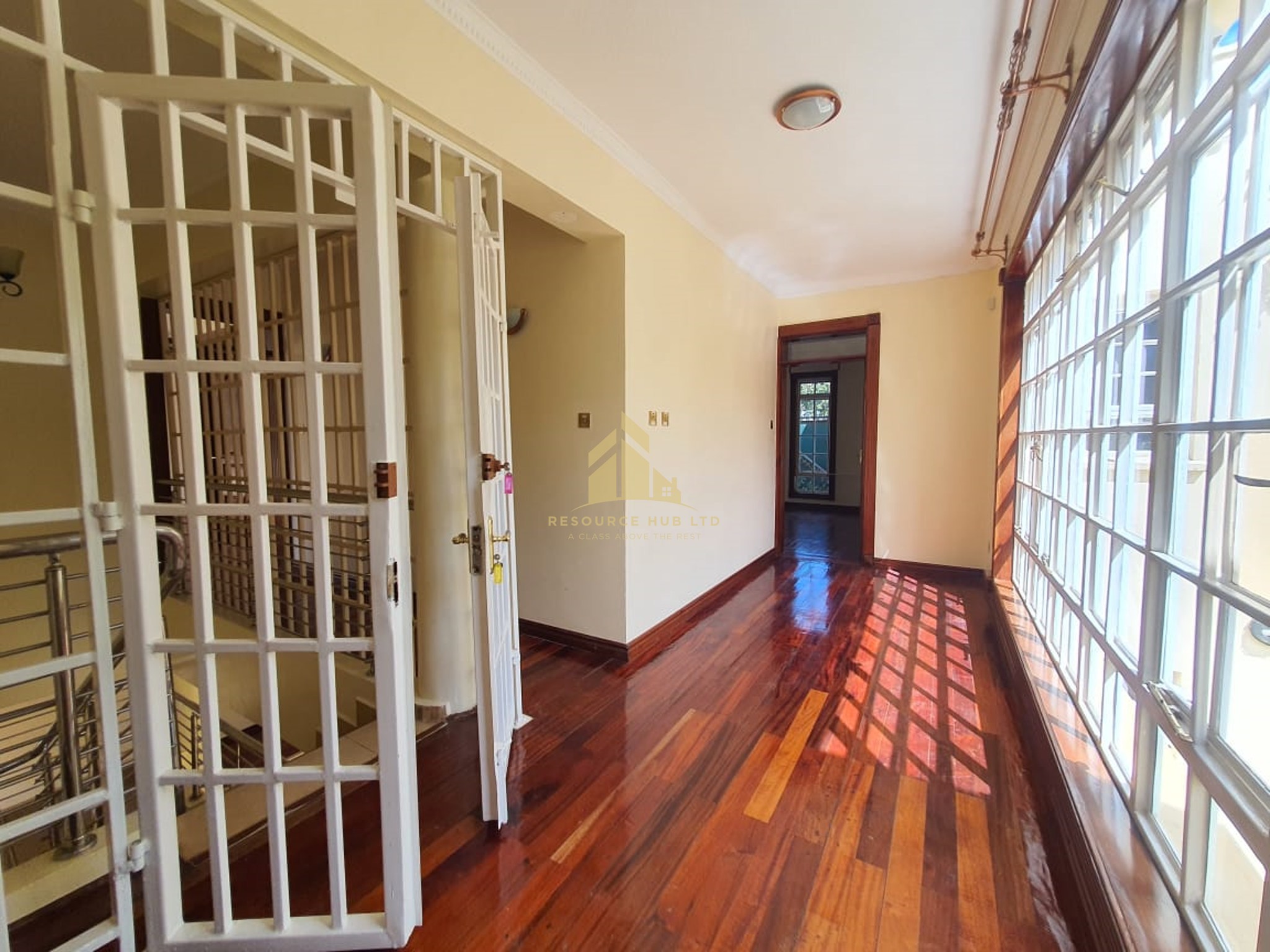 4 bedroom townhouse with DSQ to let in Kyuna estate Image