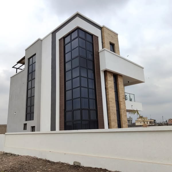 4 Bedroom Villas + DSQ For Sale in Eastern Bypass