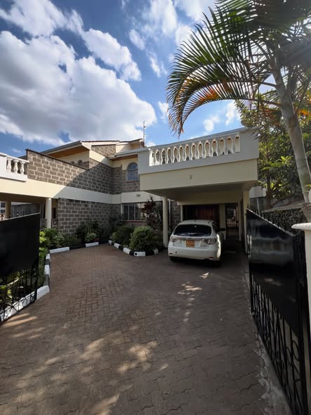4 bedroom with sq Massionate to let in lavington Image