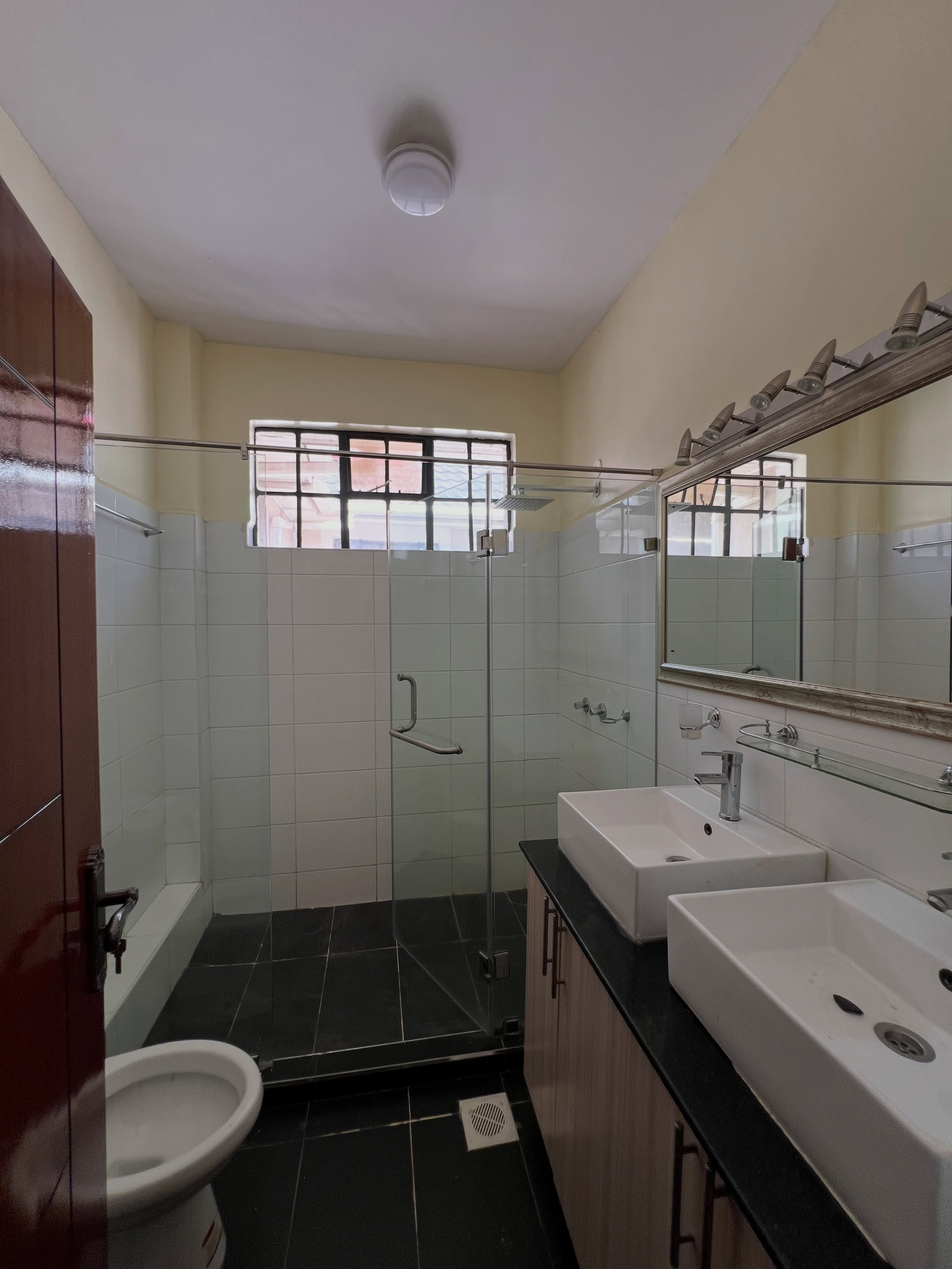4 bedroom with sq townhouse to let in kitisuru, kirawa road Image