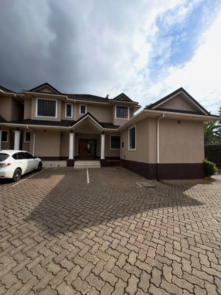 4 bedroom with sq townhouse to let in kitisuru, kirawa road