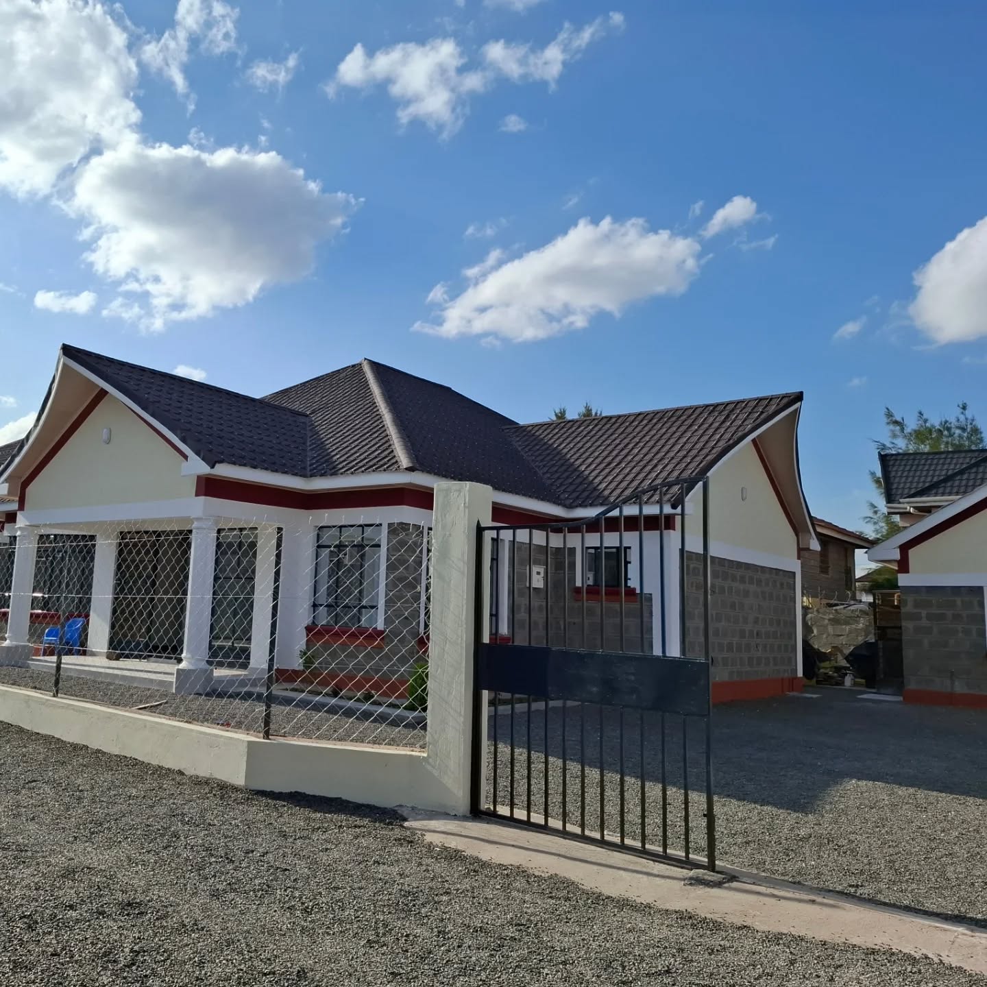 4 bedroom(All ensuite) Bungalow +Dsq For Sale in Kitengela
