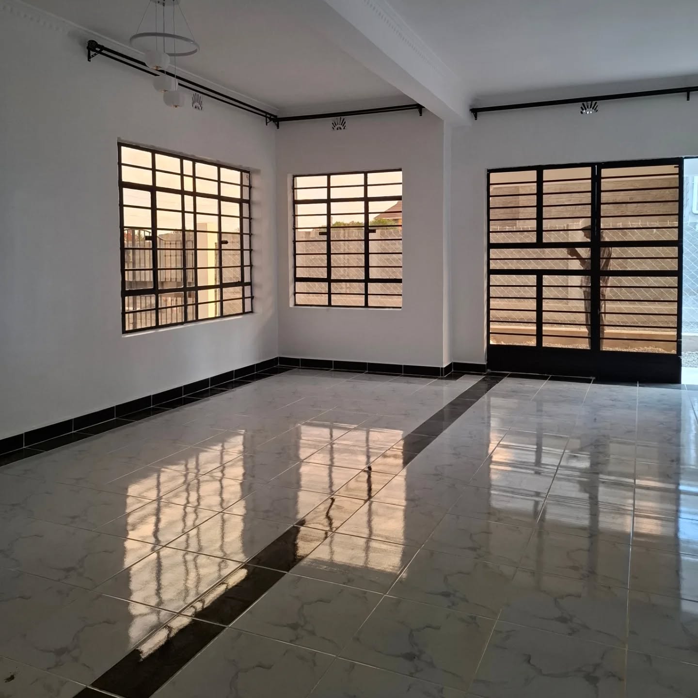 4 bedroom(All ensuite) Bungalow +Dsq For Sale in Kitengela Image