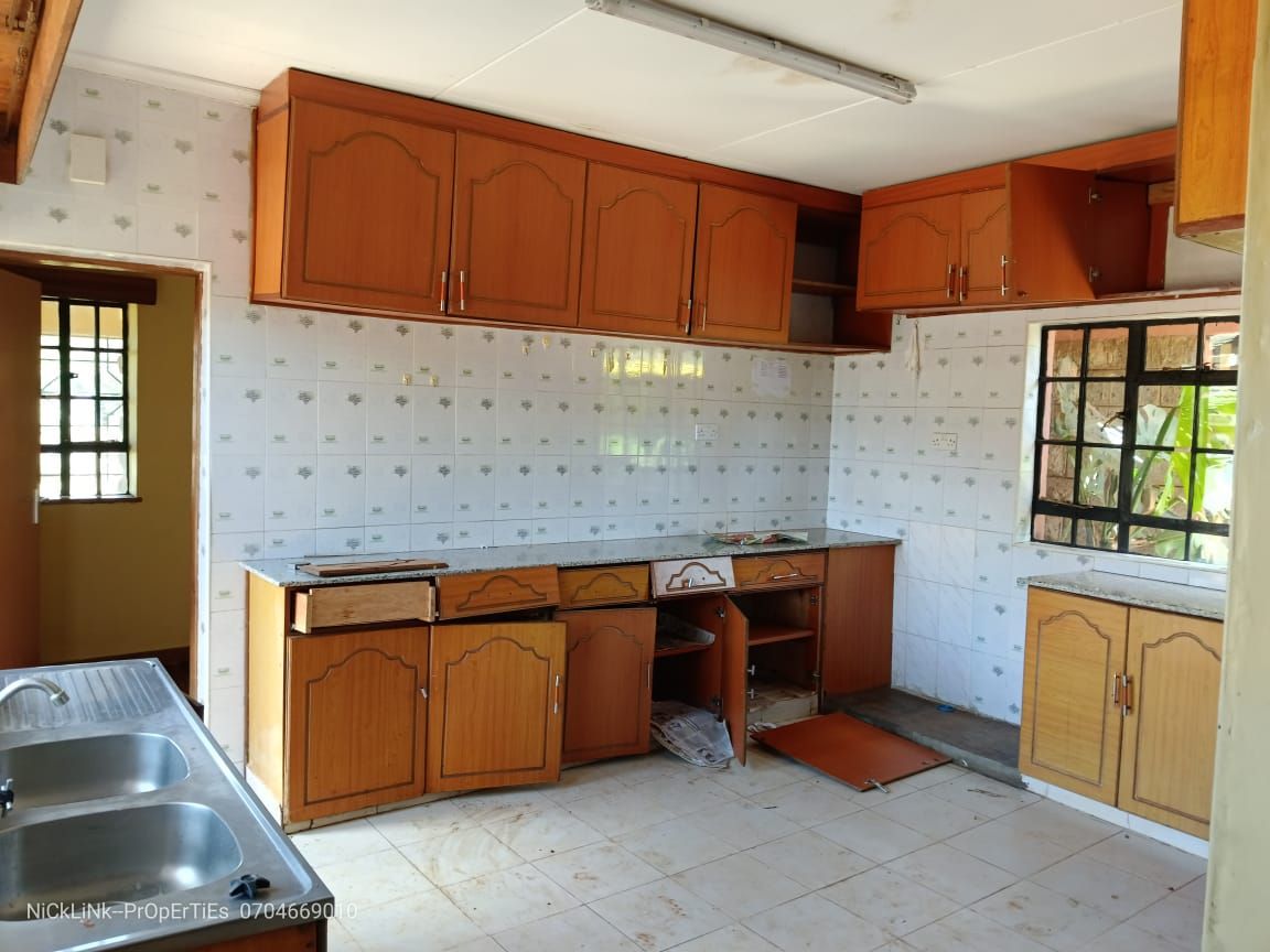 4 bedrooms bungalow for rent in Kerarapon Image