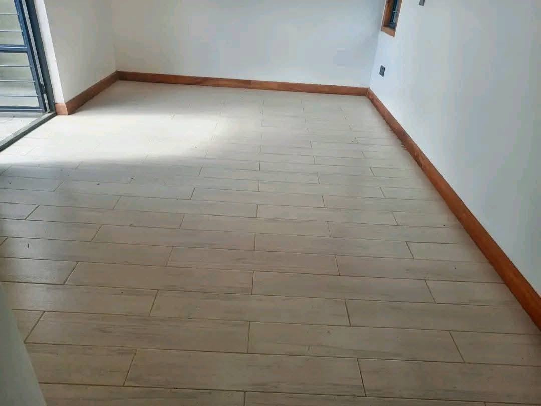 4 Bedrooms Maisonette + SQ To Let in Katani Road Image