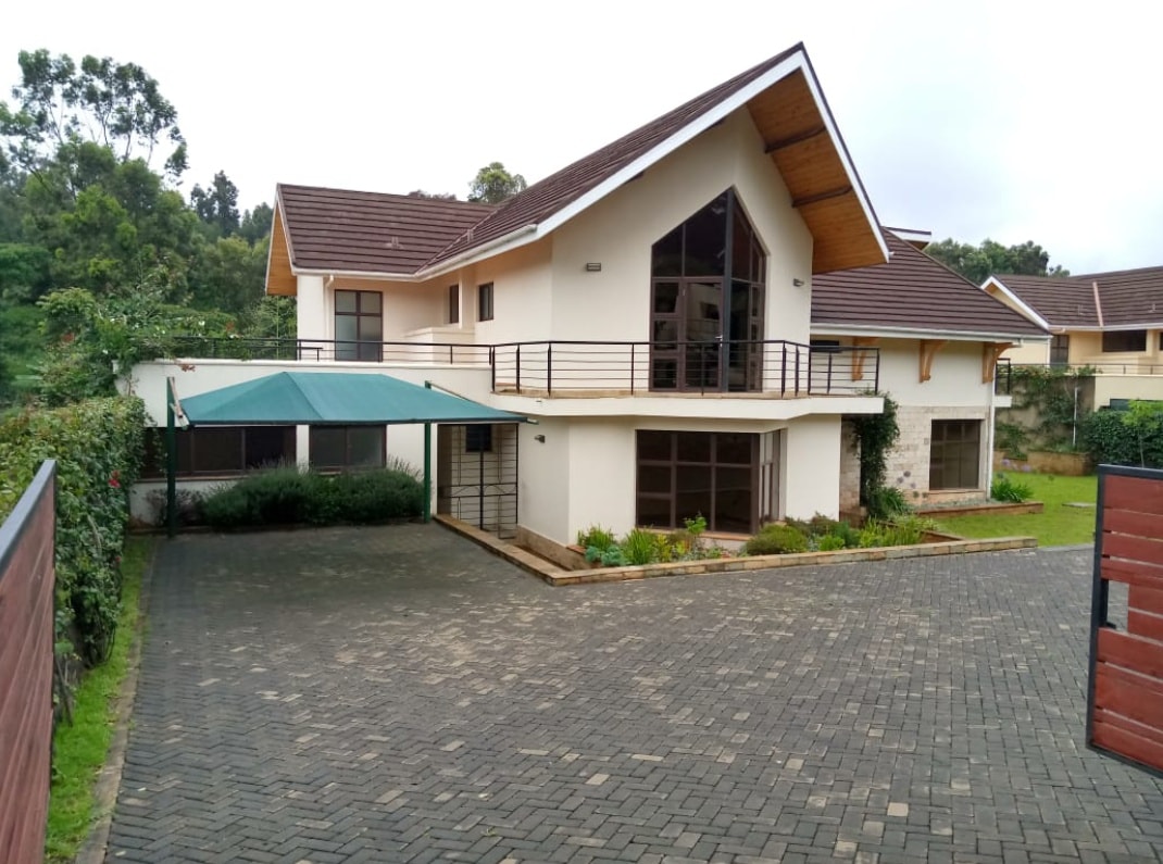 4 Bedrooms Plus Dsq Villa For Sale in Karen Image