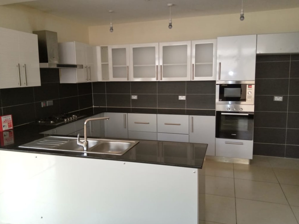 4 Bedrooms Plus Dsq Villa For Sale in Karen Image