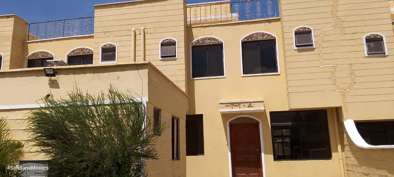 4 Bedrooms Townhouse All ensuite Plus Dsq For Rent or Sale in Athiriver