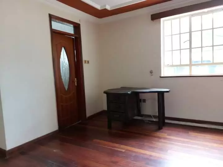 8 bedroom house for rent in runda Image