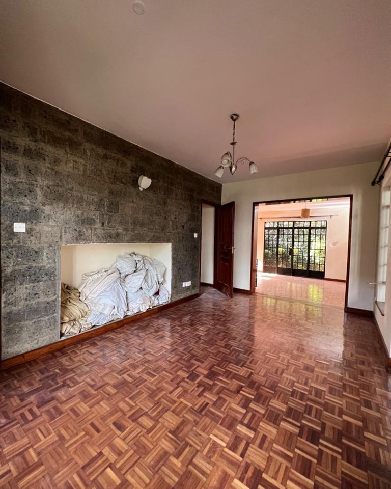 4bedroom maisonette plus dsq to let and sale in Spring Valley Image