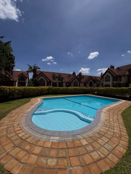 4bedroom plus dsq townhouse for sale in the heart of lavington area