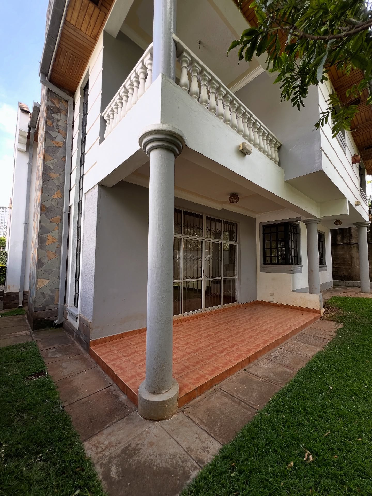 4bedroom plus dsq townhouse to let in the heart of lavington area Image
