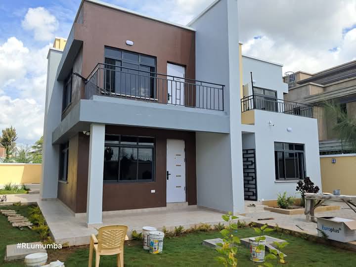 5 bedoom flat roof maisonette for sale in Syokimau