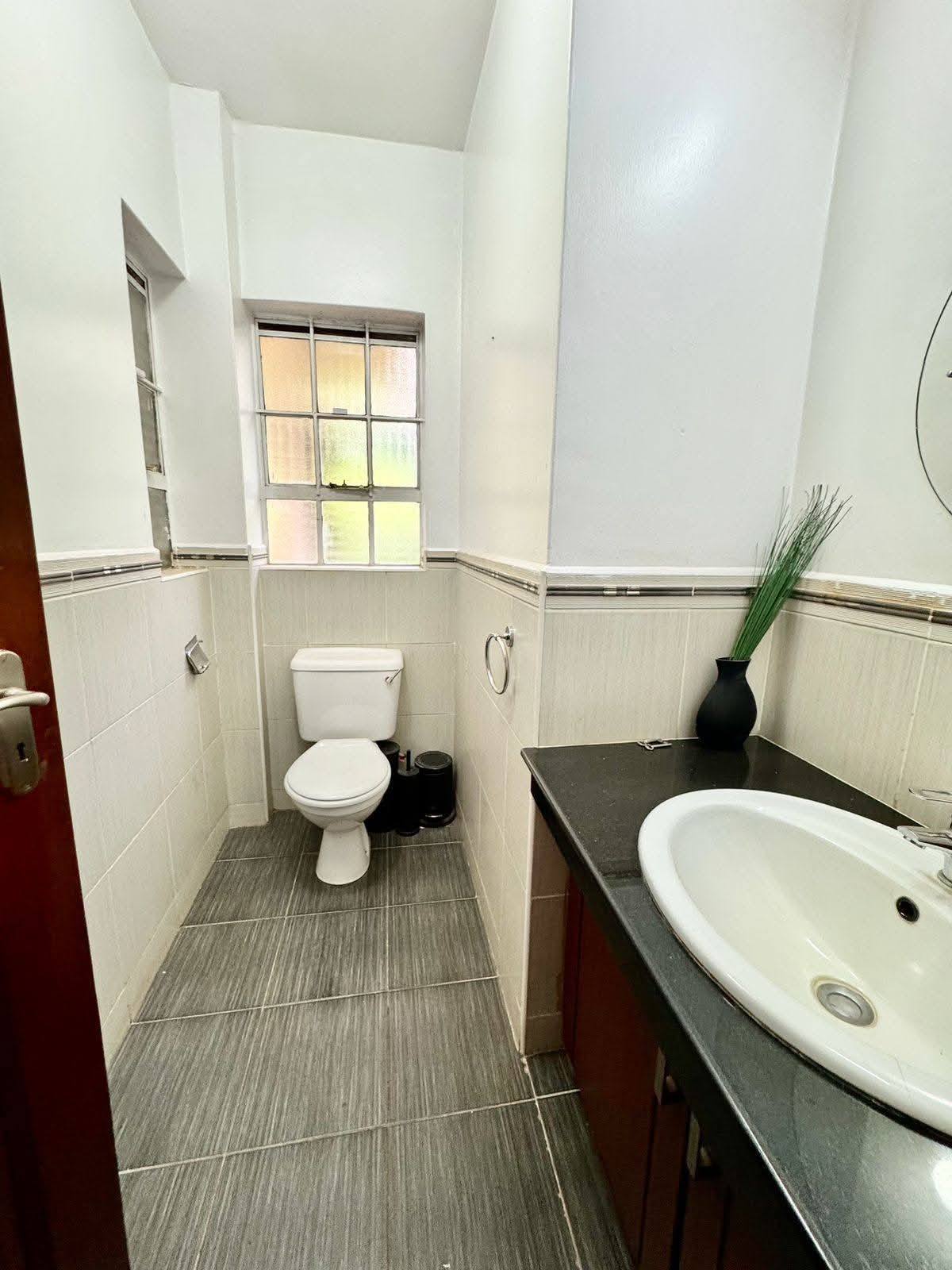 5-Bedroom All En-Suite Townhouse To Let in Rosslyn Lone Tree Image