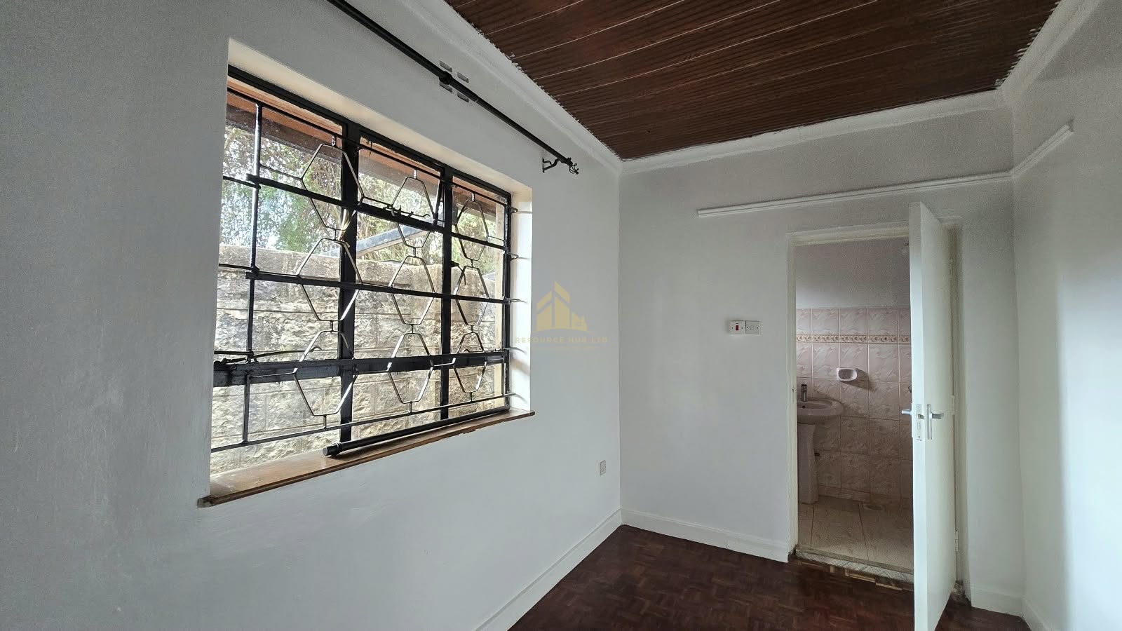 5-bedroom colonial-style bungalow to let in karen Image