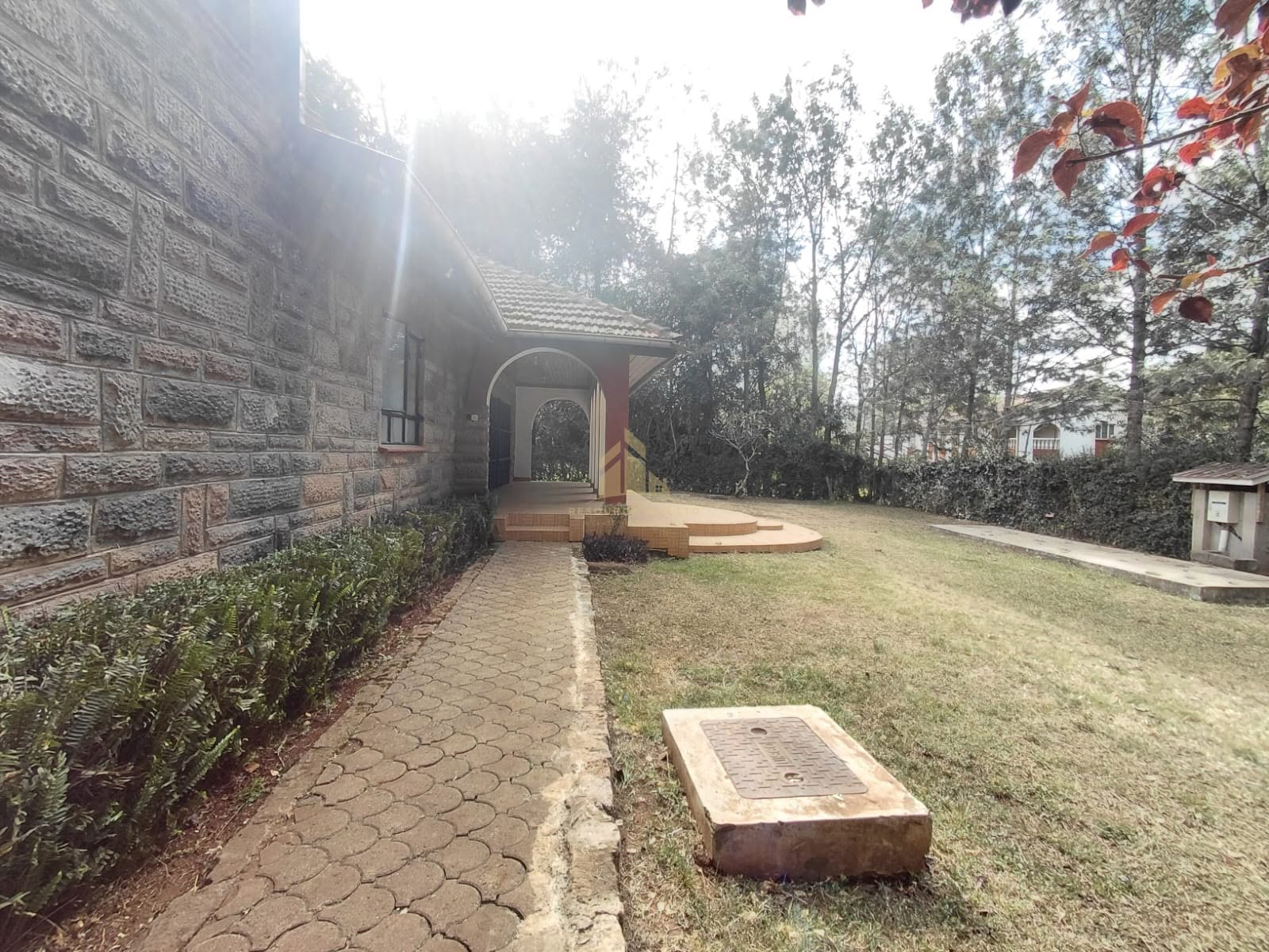 5-bedroom colonial-style bungalow to let in karen