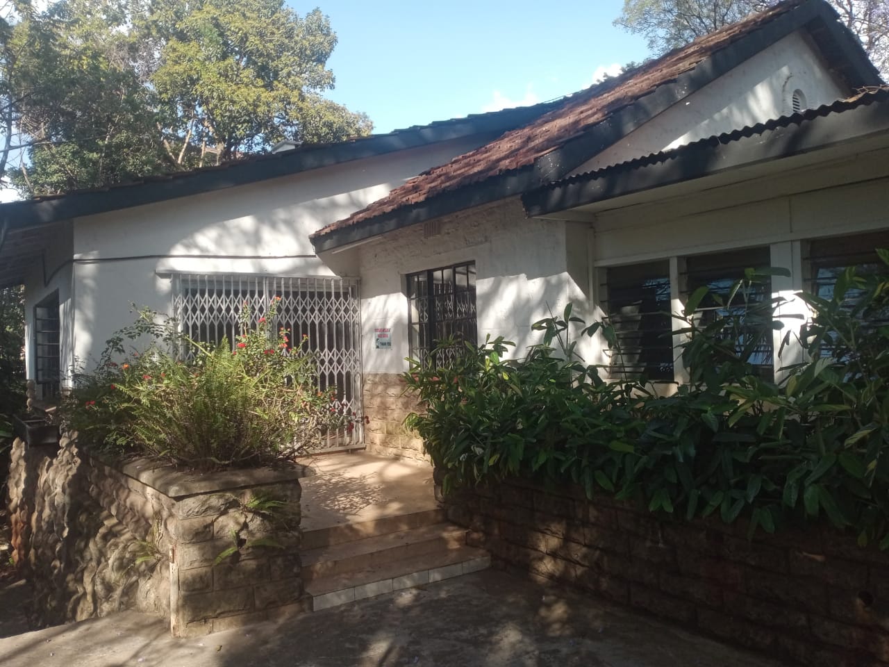 5 bedroom commercial house for rent in lavington 