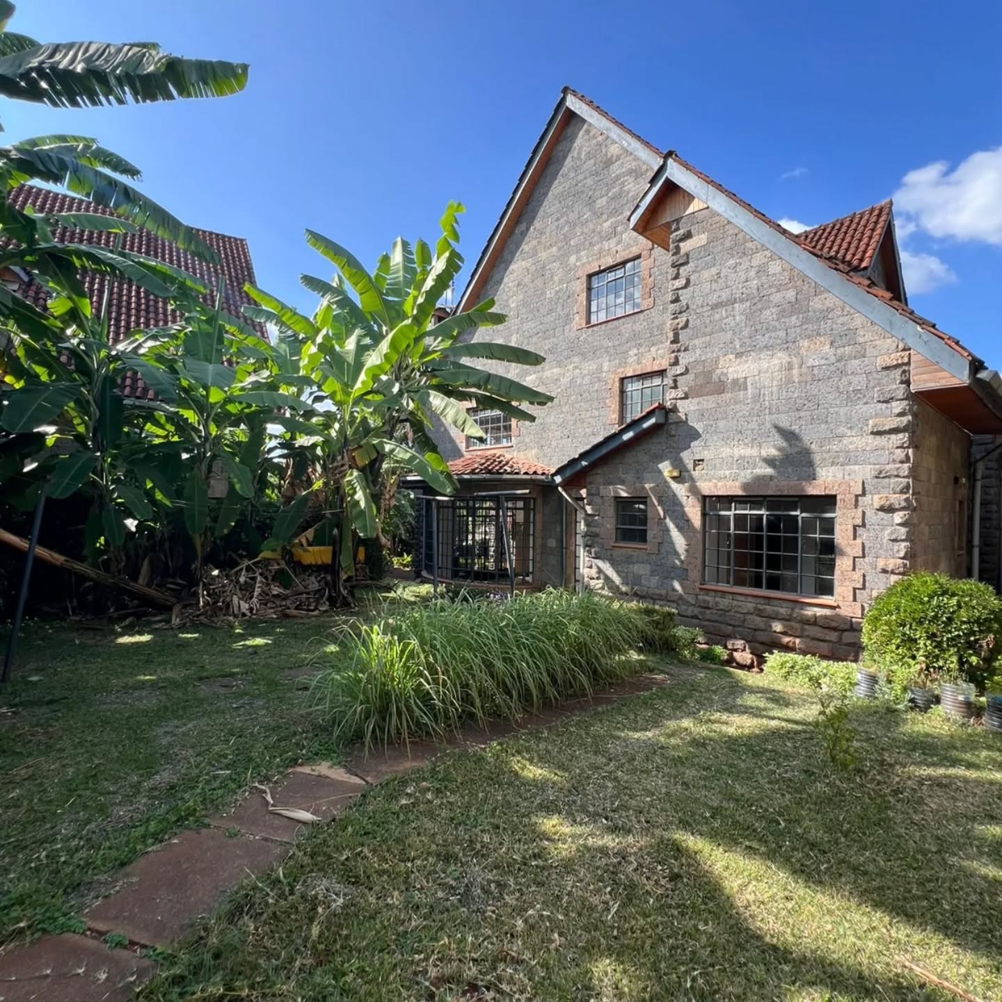 5 BEDROOM + DSQ TOWNHOUSE TO LET (GATED COMMUNITY) IN LAVINGTON Image