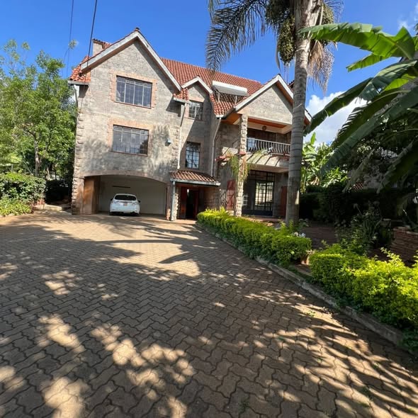 5 BEDROOM + DSQ TOWNHOUSE TO LET (GATED COMMUNITY) IN LAVINGTON